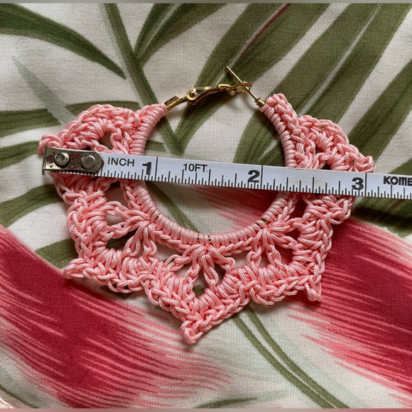 CROCHET FLORAL LACE HOOP EARRINGS- PEACH - Picture 3 of 4